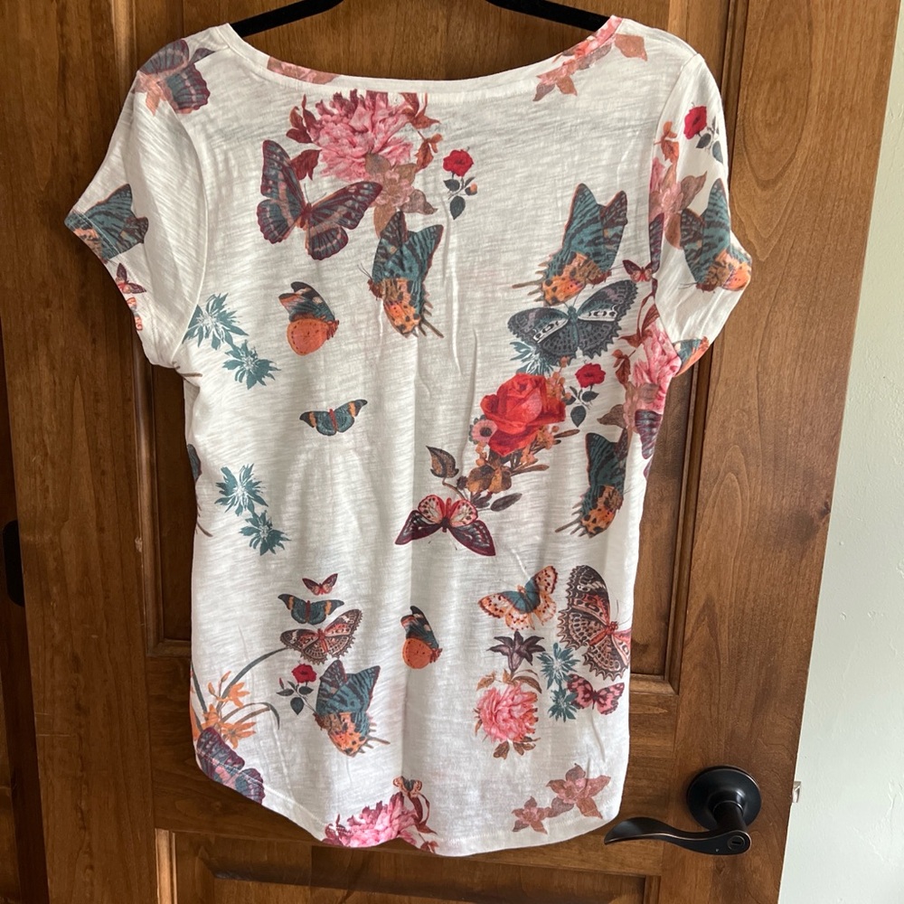 Lucky Brand White Scoop Neck Butterfly & Floral Short Sleeve Tee - Picture 3 of 3